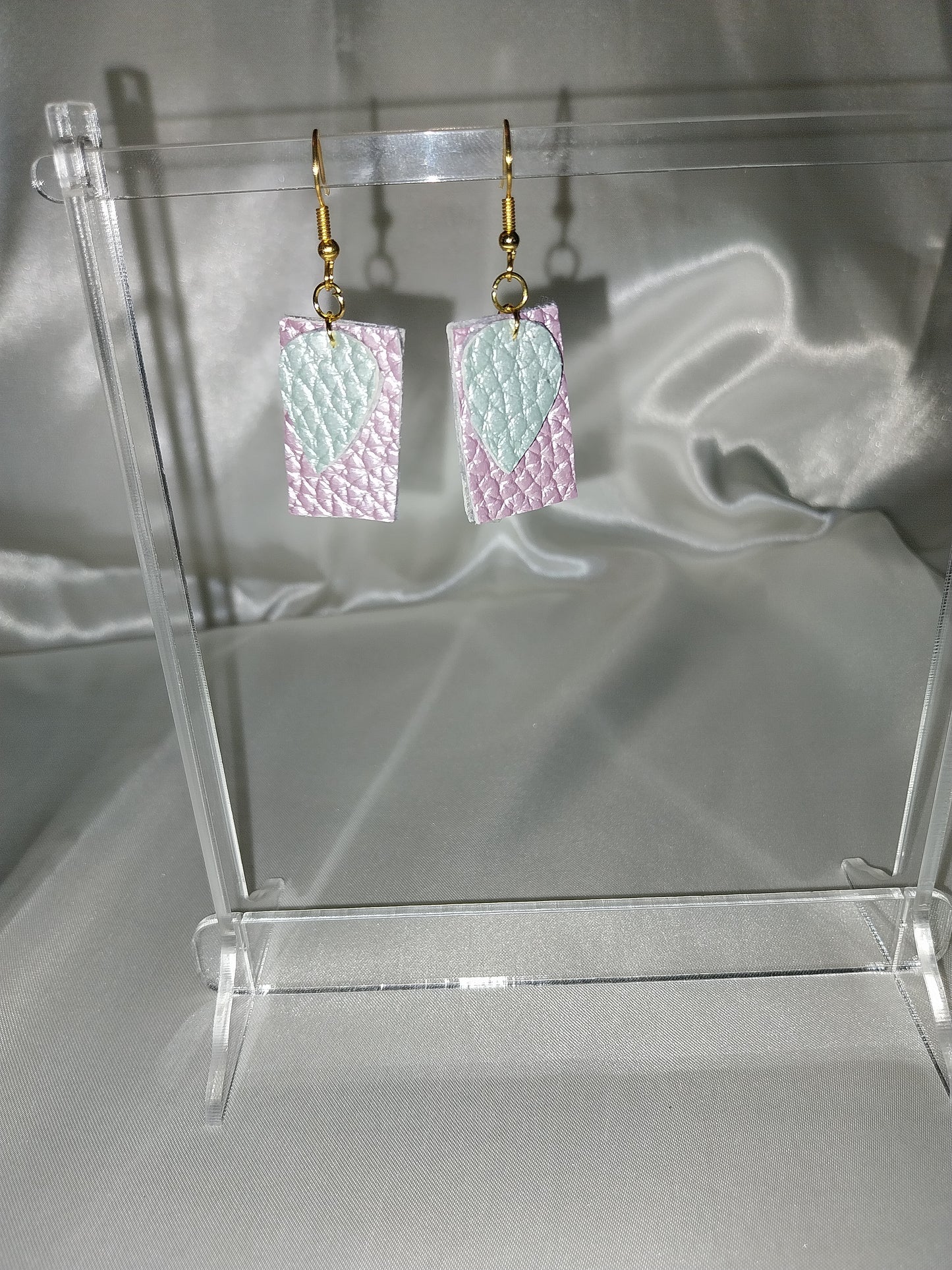 2-coloured faux leather earrings