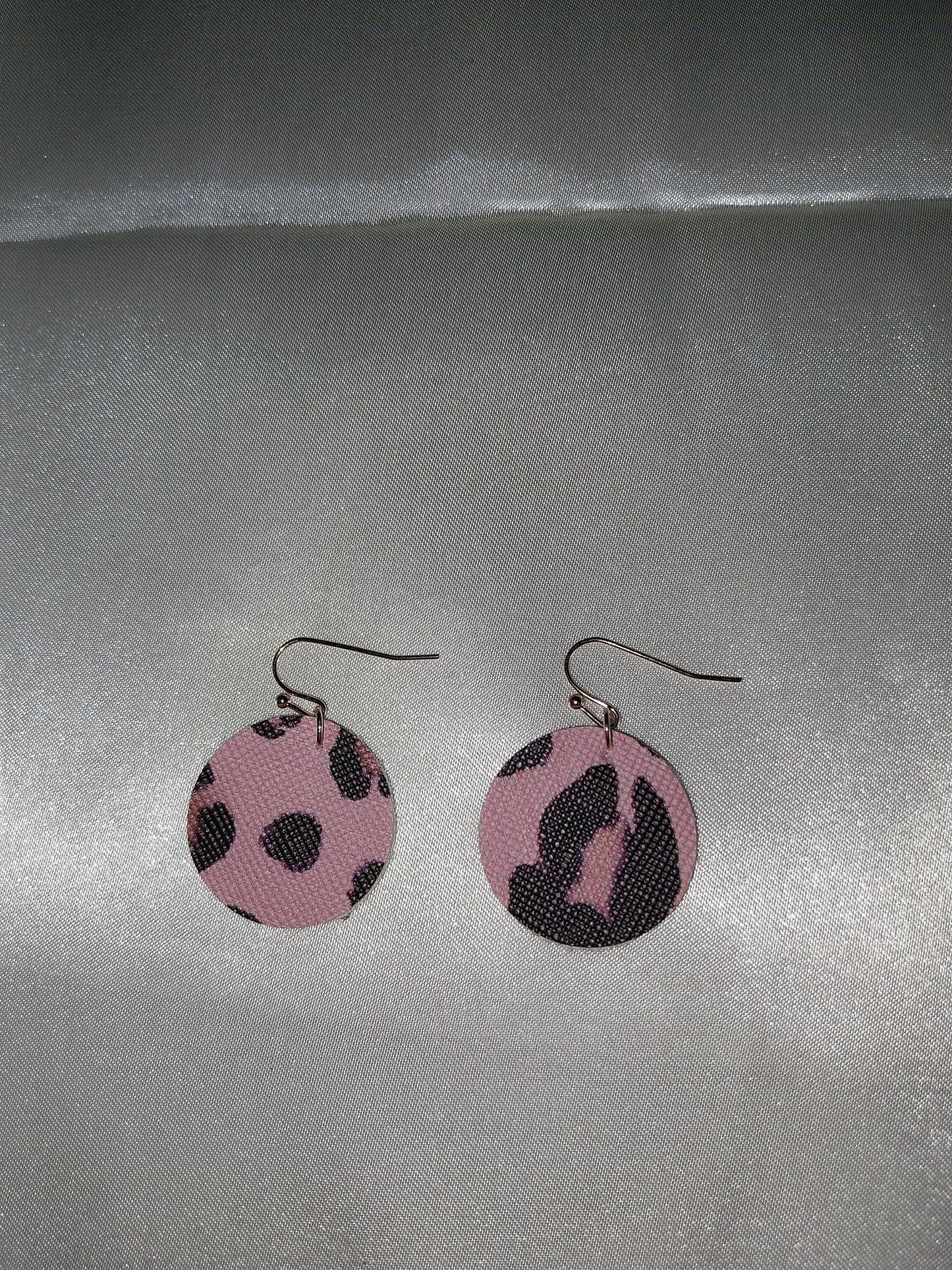 Circle faux leather earrings